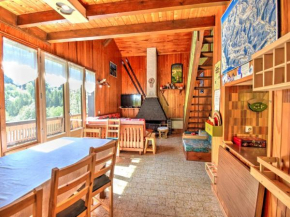 Chalet convivial près du téléphérique avec parking et cheminée - FR-1-524-6